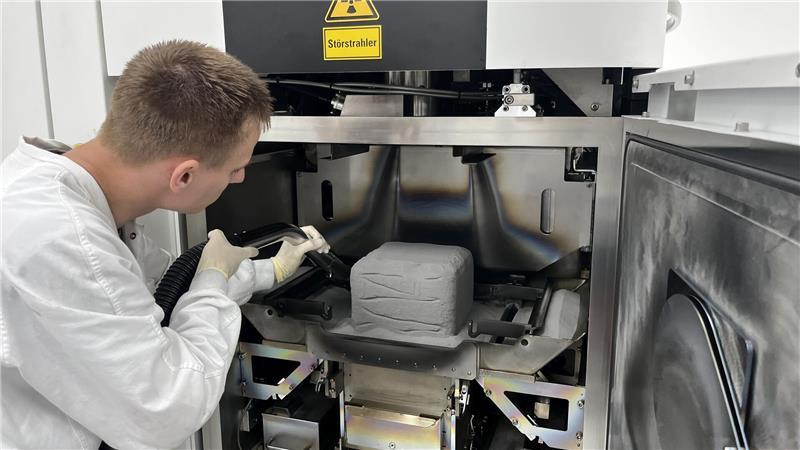 Blick in die Produktion von Implantcast in Buxtehude. Das Medizintechnikunternehmen exportiert Produkte nach Brasilien, Argentinien und Uruguay.