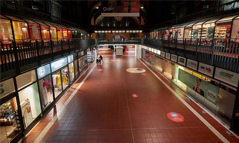 Blick in die Wandelhalle im Hamburger Hauptbahnhof. Foto: Georg Wendt/dpa
