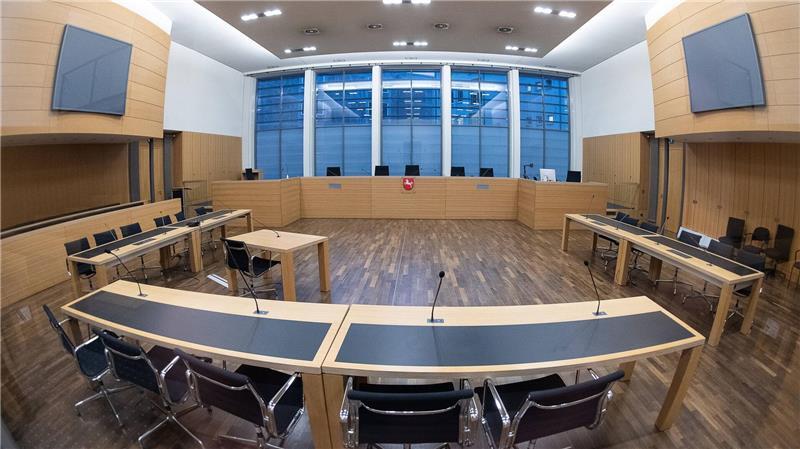 Blick in einen Saal im Landgericht Braunschweig. Dort beginnt ein Prozess um jahrelange Misshandlungen in einem Pflegeheim. (Symbolbild)