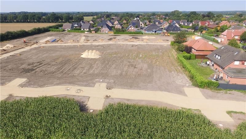 Blick von oben auf das Baugebiet „Langes Feld“: Die ersten beiden Abschnitte sind bereits bebaut, jetzt kommt der letzte Abschnitt auf den Markt.