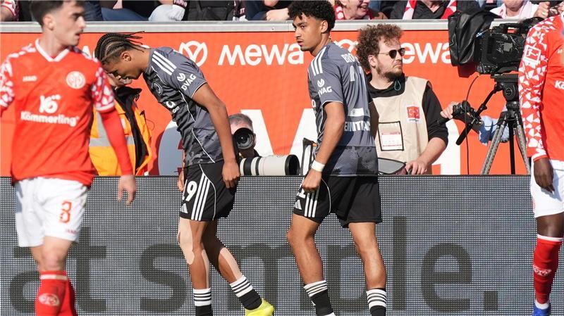 Blieb zur Pause angeschlagen in der Kabine: Nathaniel Brown (r). 