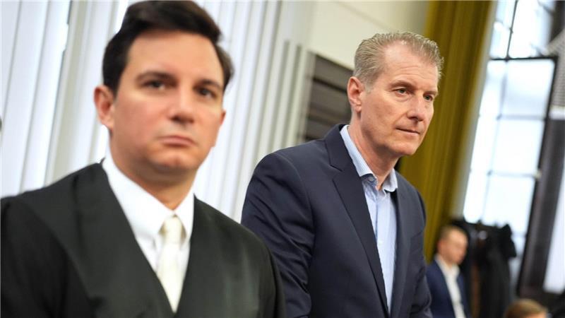 Blocks Ex-Mann Stephan Hensel lebt in Dänemark.