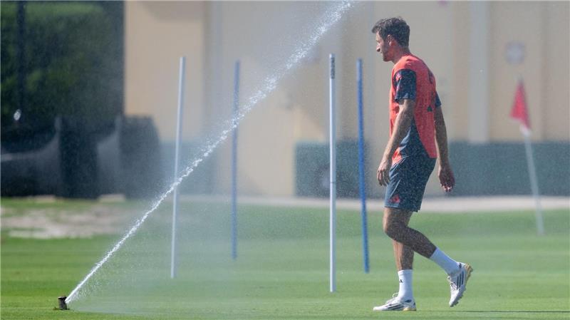 Bayern starten gegen Aucklands Hobby-Kicker ins „Abenteuer“ Bloß keine kalte Dusche zum WM-Start: Thomas Müller.