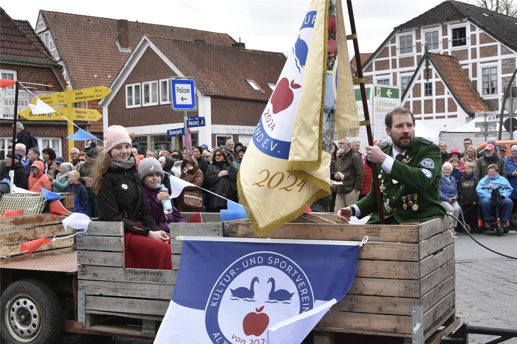 Blütenkorso, Krönung und Programm: Das war das Blütenfest 2026.