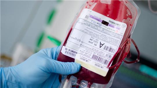 Blutspenden werden in Deutschland in Einzelbestandteile zerlegt (Archivbild).