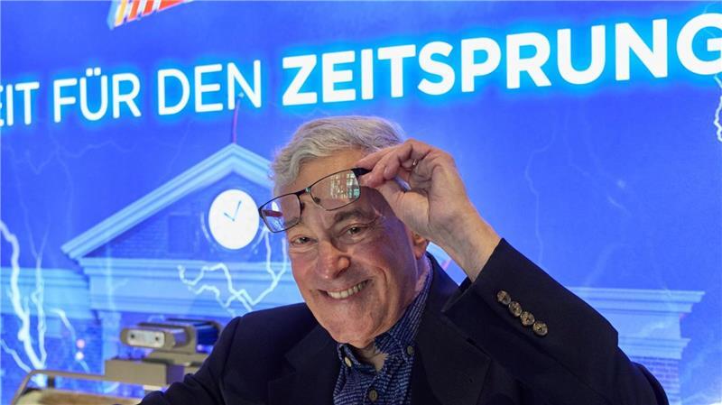 Bob Gale ist einer der Schöpfer des „Zurück in die Zukunft“-Franchise. Zusammen mit Robert Zemeckis schrieb er einst die Drehbücher und produzierte die Filme und ist nun auch beim Musical an Bord.