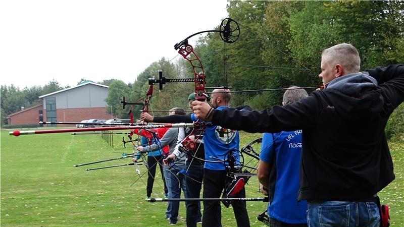 Bogenschützen beim VfL Fredenbeck in Aktion.