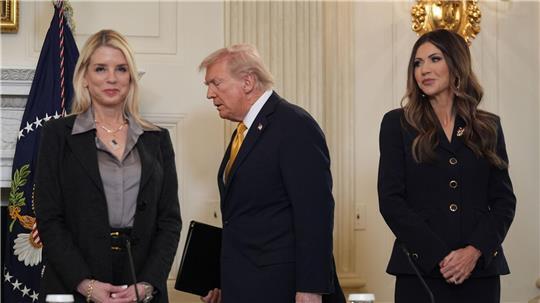 Bondi und Noem sind nicht mehr Teil von Trumps Regierung. (Archivbild)