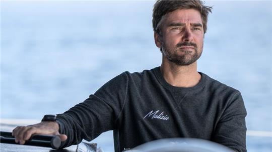 Boris Herrmann, Profisegler und Skipper auf dem Segelschiff des Team Malizia, in Aktion beim The Ocean Race.