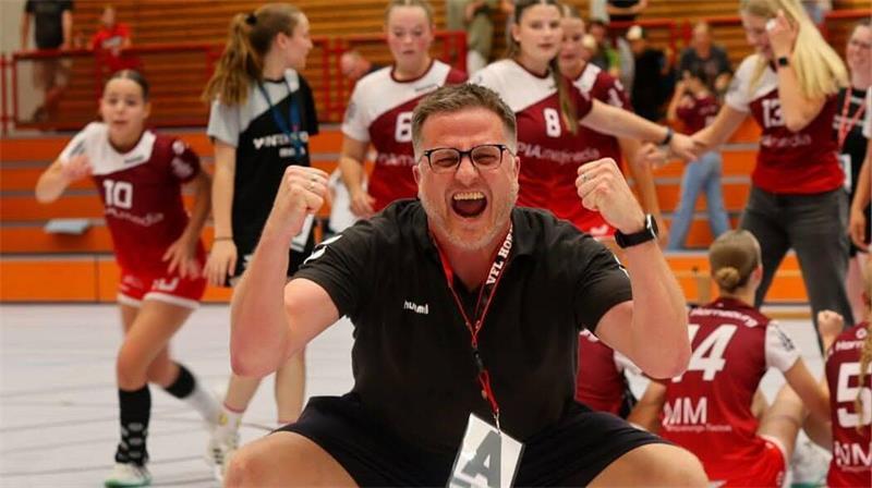 Boris Möller engagiert sich in Horneburg für den Mädchen- und Frauenhandball.