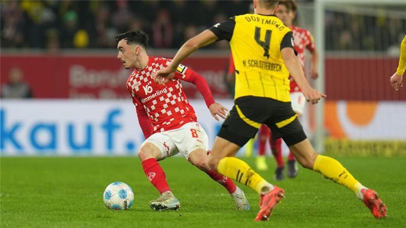 Rot für Can: Dezimierter BVB verliert in Mainz Borussia Dortmund hat das Gastspiel beim FSV Mainz 05 verloren.