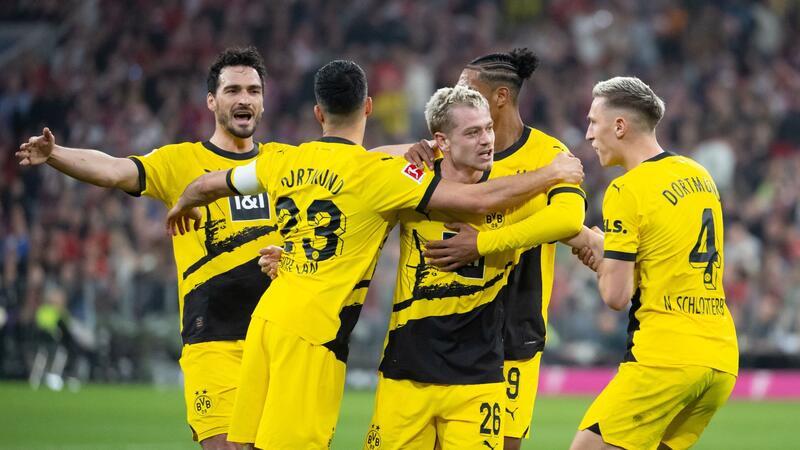 Borussia Dortmund siegt gegen den FC Bayern München.
