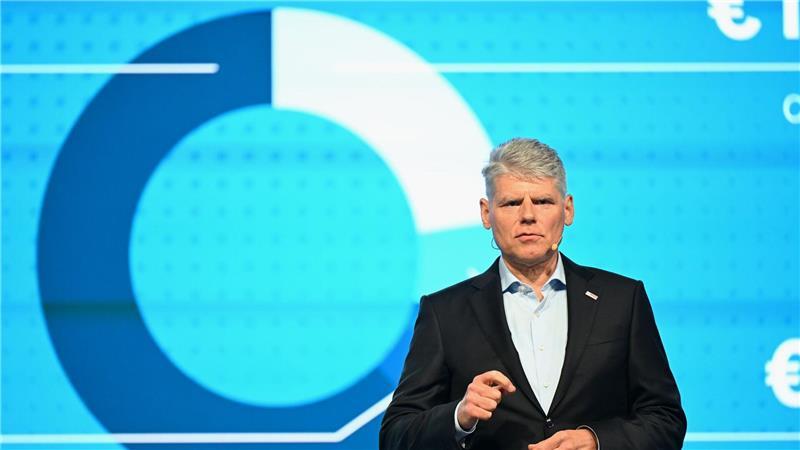 Bosch-Finanzchef Forschner erklärte die Zahlen des Konzerns. 