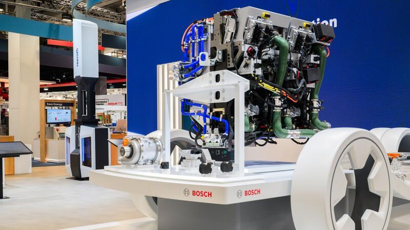 Bosch stellt Nutzfahrzeuggeschäft neu auf - E-Lkw im Fokus Bosch will mit Wasserstoff- und Elektromotoren für Lkw wachsen. (Archivfoto)