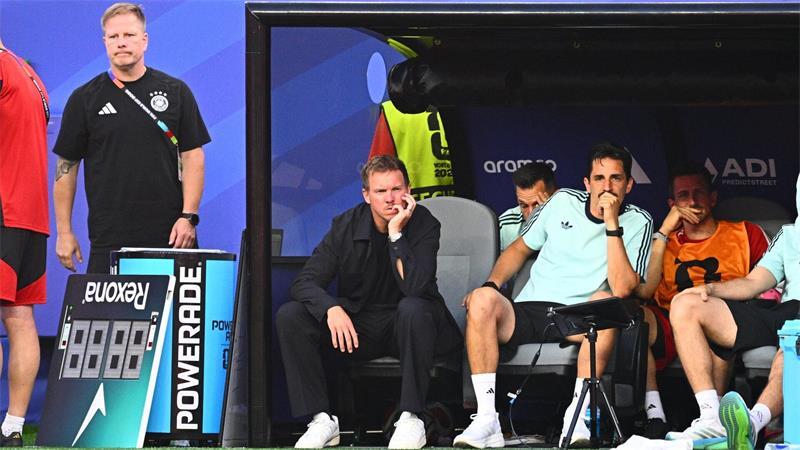 Boston, USA: WM-Aus im Sechzehntelfinale: Nagelsmann bleibt nach Niederlage gegen Paraguay enttäuscht sitzen.