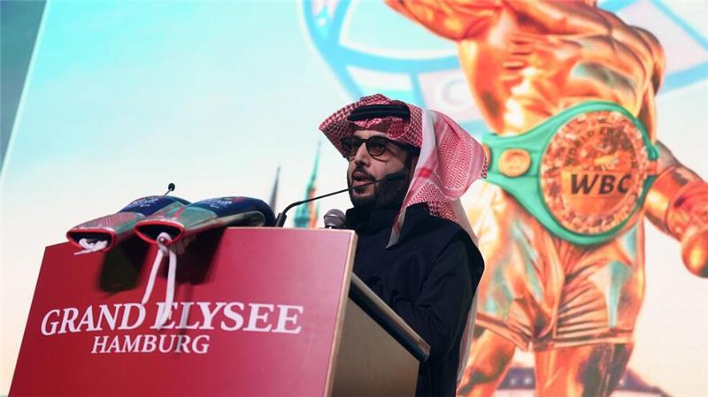 Box-Investor Turki Al-Sheikh hat Showkämpfe kritisiert.
