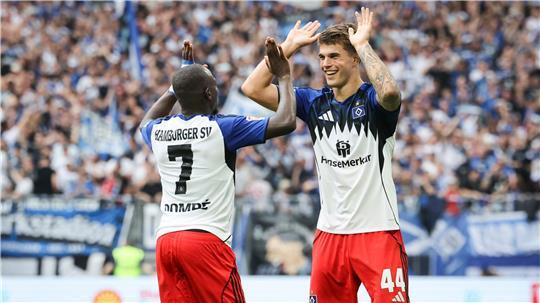 Brach den Tor-Bann des HSV: Luka Vuskovic (r).