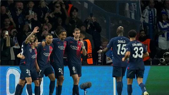 Brachte PSG gegen Real Sociedad in Führung: Kylian Mbappé (3.v.l).
