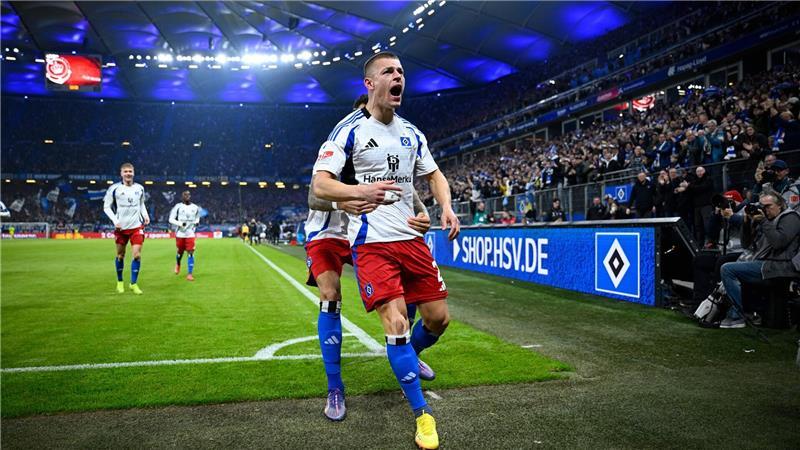 Wiedererstarkter HSV siegt gegen Düsseldorf Brachte den HSV mit seinem wunderbaren Tor in Führung: Miro Muheim.