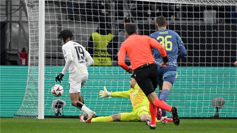 Brachte die Eintracht früh in Führung: Jean-Matteo Bahoya.