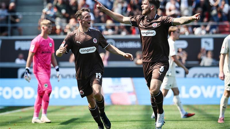 Brachte seine neue Mannschaft in Führung: Pauli-Verteidiger Marcus Mathisen (r).