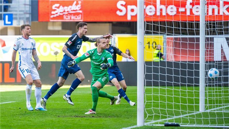 Weltmeister-Bruder hält Paderborn im Aufstiegsrennen Brackelmann brachte Paderborn wieder ins Spiel.