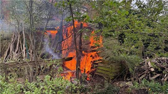 Brände in Stade und Drochtersen, sowie eine Vermisstensuche ruten Feuerwehr und Polizei auf den Plan.