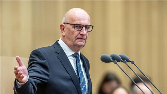 Brandenburgs Ministerpräsident Woidke: „Brauchen das Geld dringend“.