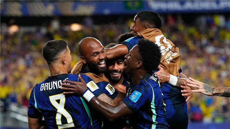 Das war die WM-Nacht: Türkei raus, Brasilien souverän Brasilianischer Jubel gegen Außenseiter Haiti.