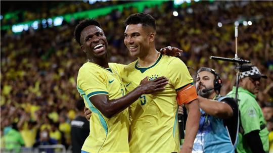 Brasiliens polarisierender Offensivstar: Vinícius Júnior (l.). (Archivbild)