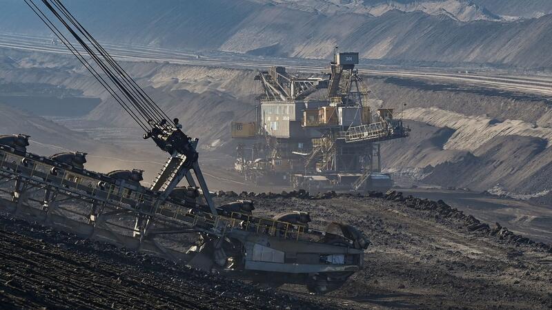 Energieagentur erwartet Rekordnachfrage nach Kohle Braunkohletagebau in Brandenburg: Laut der Internationalen Energieagentur ist Kohle der wichtigste Energieträger für die Stromerzeugung.