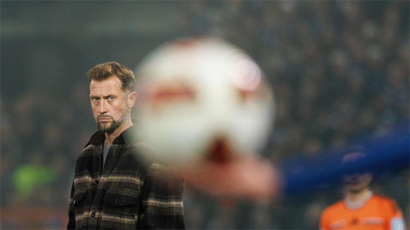 Braunschweigs Coach Lars Kornetka ist bedient.