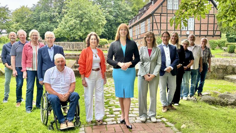 Breite Rückendeckung für die Kandidatin: Neben der SPD, die Maren Kleinschmidt (Mitte) vorgeschlagen hat, unterstützen die Mitglieder der Freien Wählergemeinschaft und der Grünen die Verwaltungsfachangestellte aus Lengede.