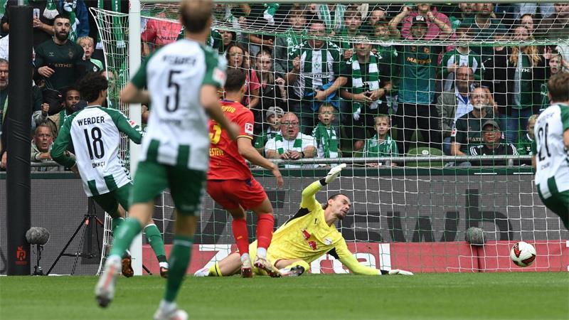 Zweiter Sieg: BVB und Neuling Elversberg zeigen große Moral Bremen geht früh in Führung.