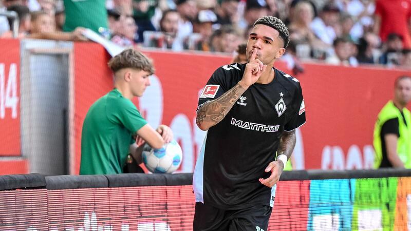 Remis zum Saisonstart: Werder lässt Punkte in Augsburg Bremens Justin Njinmah jubelt über seinen Treffer zum 2:2.