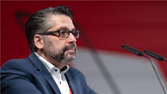 Bremens SPD-Fraktionschef Mustafa Güngör spricht sich für eine Machbarkeitsstudie für eine Seilbahn aus. (Archivbild)