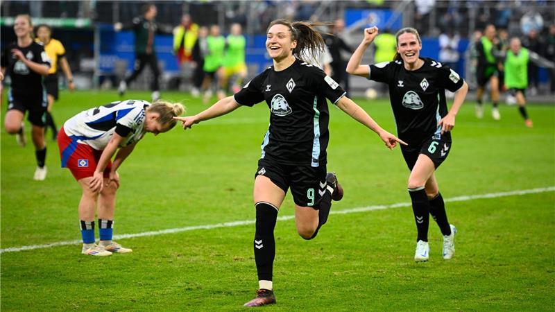 Vor Rekordkulisse: Werder nach Spektakel beim HSV im Finale Bremens Sophie Weidauer jubelt nach ihrem Tor zum 1:2.