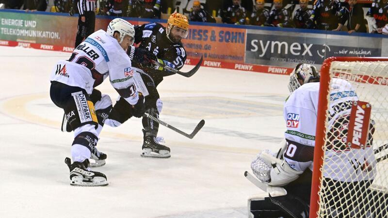 Bremerhaven gewinnt erstes DEL-Finalspiel gegen Berlin Bremerhavens Alexander Friesen (M.) erzielte das 4:2.
