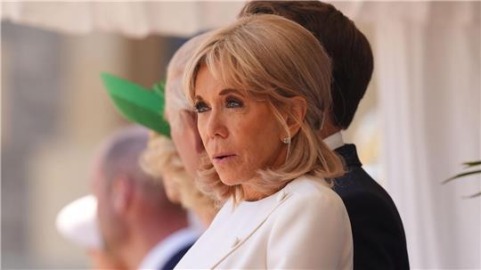 Brigitte Macron wehrt sich gerichtlich gegen Verschwörungserzählungen. (Archivbild)