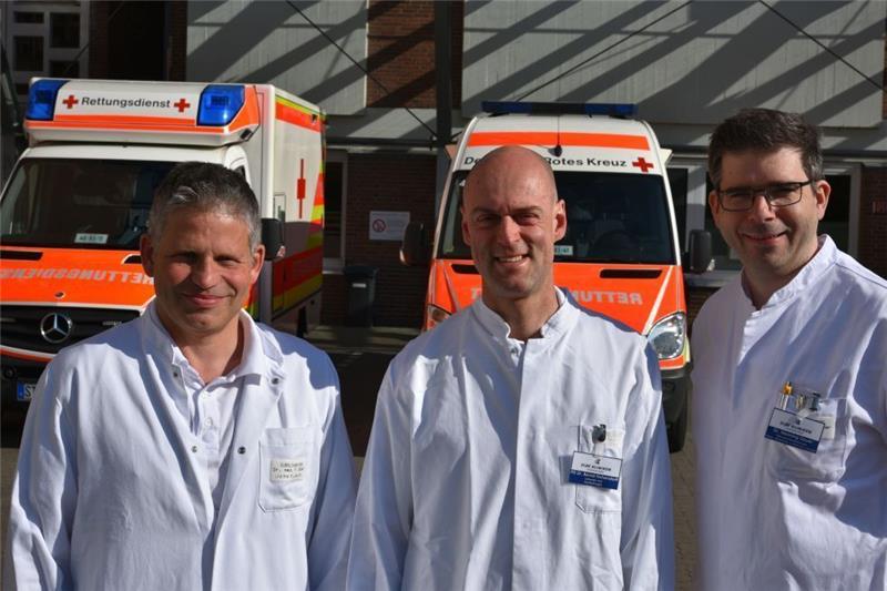 Bringen dem Elbe Klinikum die Zertifizierung ein: Die Handchirurgen Dr. Franz Biber, Dr. Bernd Hohendorff und Dr. Henning Sauer.  Foto Beneke