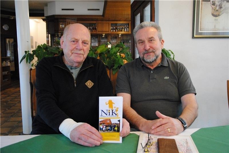 Bringen sich mit Elan bei „Nachbarn im Kopenkamp“ ein: Vorsitzender Harald Widera (rechts) und Pressewart Gerhard Dinter. Foto: Stief