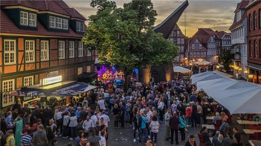 Bringt Leben in die Stadt: das Altstadtfest in Stade - hier am Fischmarkt.