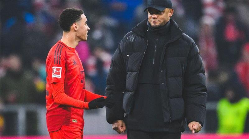 In Rotterdam geht’s für die Bayern auch um Leverkusen Bringt Trainer Vincent Kompany (r) Jungstar Jamal Musiala in Rotterdam wieder von Anfang an?
