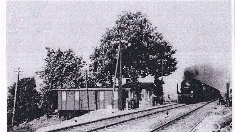 Von der Drehbrücke über die Oste zum Dauer-Provisorium seit 80 Jahren Brücke mit Dampflok
