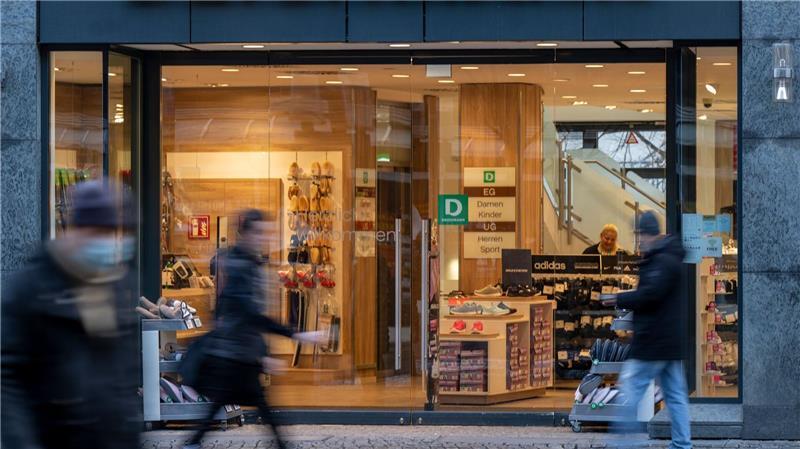 Markenschuhe helfen Deichmann über Absatzdelle hinweg Brummt der Laden? Geht so - Deichmann hat weniger Schuhe verkauft.