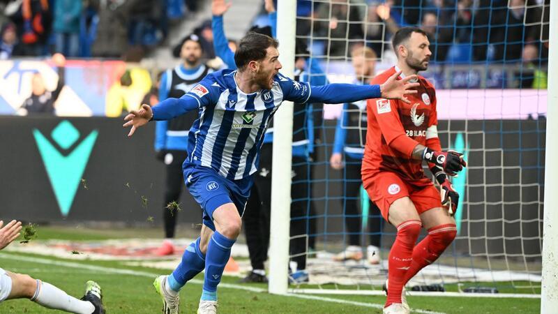 Siwsiwadse rettet KSC einen Punkt - 2:2 gegen Rostock Budu Siwsiwadse (l) rettete seinem KSC einen Punkt gegen Rostock.