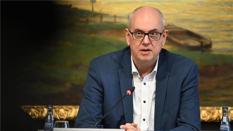 Bürgermeister Andreas Bovenschulte (SPD) ist überzeugt davon, dass der künftige Intendant Armin Petras, den erfolgreichen Kurs des Theaters Bremen fortsetzen wird.