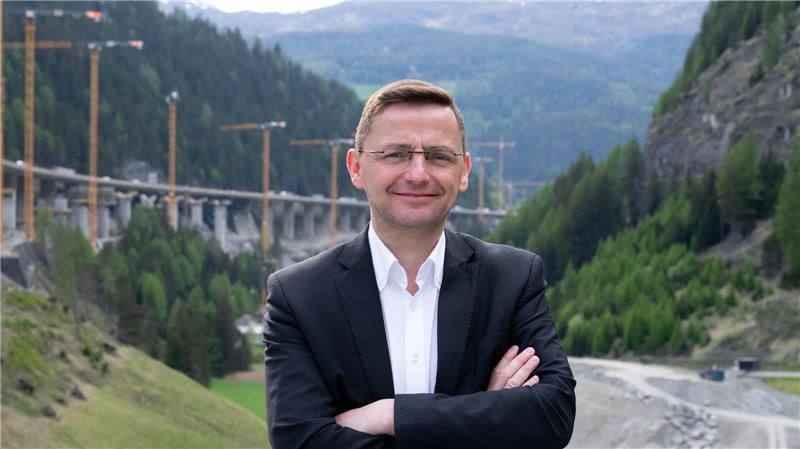 Bürgermeister Karl Mühlsteiger erhofft sich von der Demonstration ein europaweites Signal gegen die Verkehrsflut. (Archivbild)