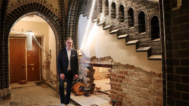 Bürgermeister Lindenau wurde durch einen Knall auf die Probleme aufmerksam.