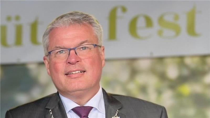 Einwohnerklau: Gemeinde Jork verklagt Land wegen Zensus-Daten Bürgermeister Matthias Riel setzt auf das Verwaltungsgericht Stade.